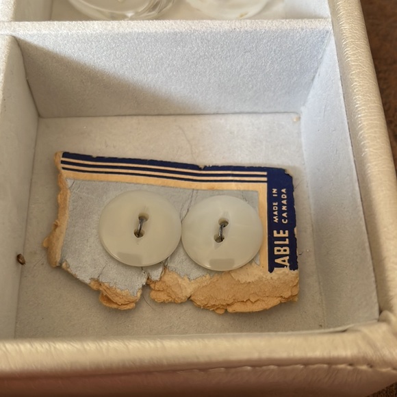 vintage buttons from an estate lot for sale - Picture 14 of 15